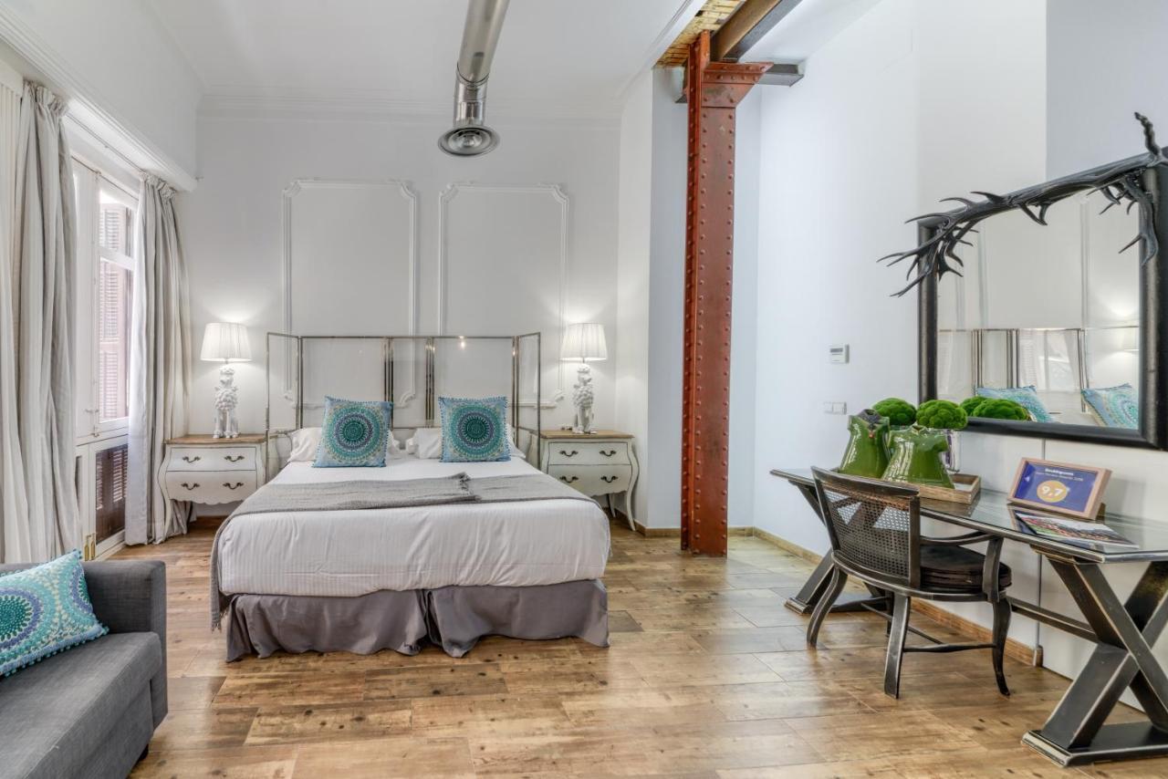 Апартаменты Holidays2Malaga Old Town Экстерьер фото